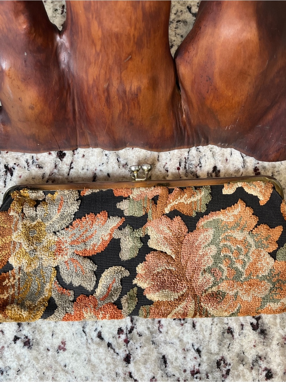 Vintage Floral Tapestry Kisslock Clutch - Picture 5 of 10